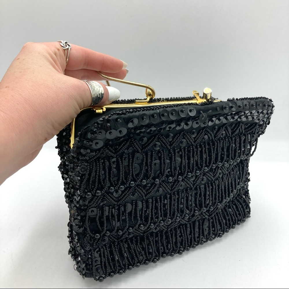 Vintage beaded hand bag
